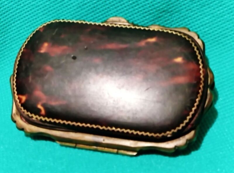 Portofel victorian, carapace testoasa si aur, anii 1870