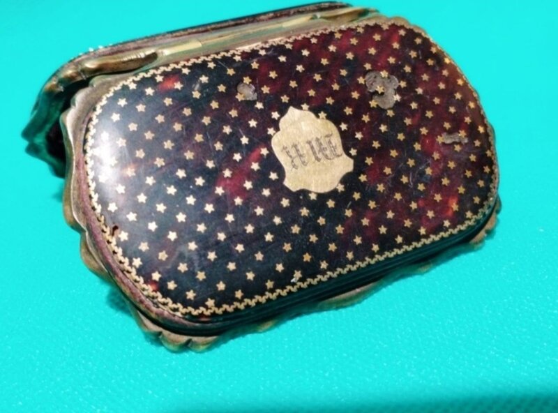 Portofel victorian, carapace testoasa si aur, anii 1870
