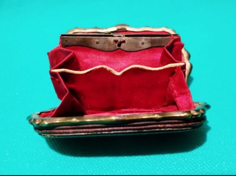 Portofel victorian, carapace testoasa si aur, anii 1870